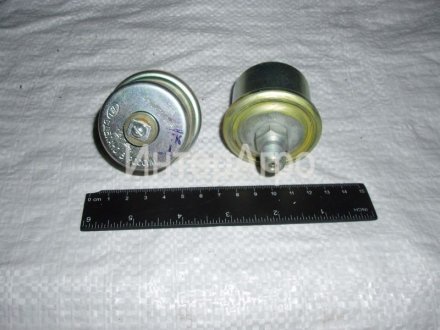 Датчик давления масла МАЗ, ДОН,К-700 (0-10 кгс/см2) ММ355-3829010 (фото 1)