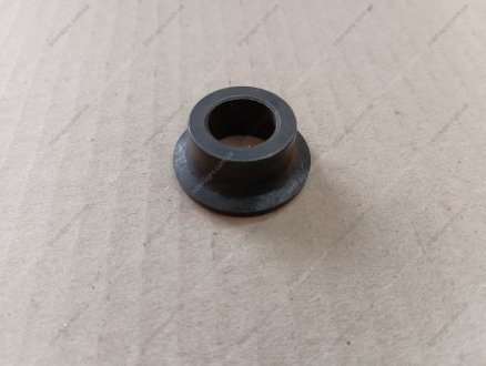 Втулка тарелки клапана СМД-60 под сухарь Н/в 60-06171.00