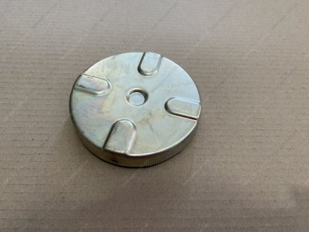 Фото 1 - пробка (кришка) паливного бака н/о МАЗ (МАЗ) МАЗ, ОАО «Минский автомобильный завод» 6430-1103010 Пробка (кришка) паливного бака н/о МАЗ (МАЗ) МАЗ, ОАО «Минский автомобильный завод» 6430-1103010 (фото 1)