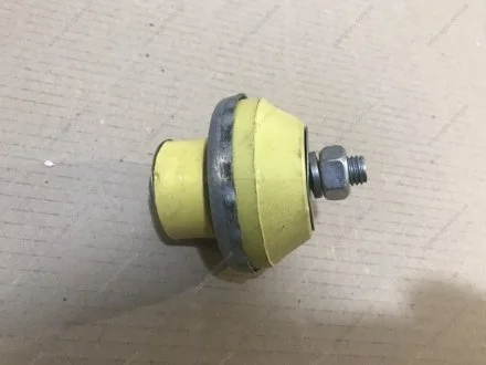 Подушка кріплення кабіни ГАЗ 3307 задня в зборі (8 найменувань, ПОЛІУРЕТАН) DETALKA 64-6039/6025
