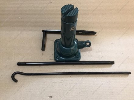 Домкрат механический телескоп 2т c вырезом на подложке, H=210/485 <> ARMER ARM-SP3