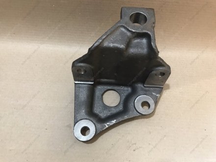 Фото 1 - кронштейн передней рессоры передний правый КАМАЗ (покупн. КамАЗ) НПО КамАгрегат-Сервис (Набережные Челны) 65115-2902444 Кронштейн передней рессоры передний правый КАМАЗ (покупн. КамАЗ) НПО КамАгрегат-Сервис (Набережные Челны) 65115-2902444 (фото 1)