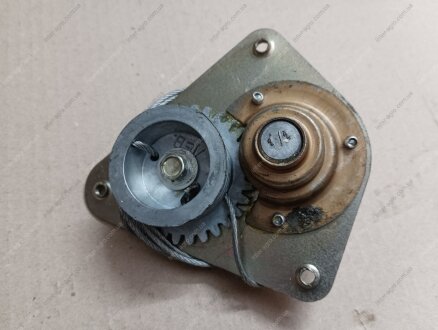 Склопідйомник двері лів. (АвтоКрАЗ) КрАЗ 250С-6104021