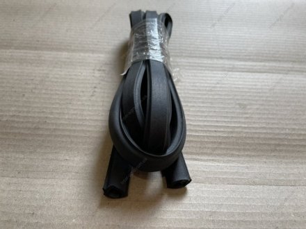 Фото 1 - уплотнитель люка крыши кабины КАМАЗ (ВРТ) Волжскрезинотехника ЗАО 53205-5713022 Уплотнитель люка крыши кабины КАМАЗ (ВРТ) Волжскрезинотехника ЗАО 53205-5713022 (фото 1)