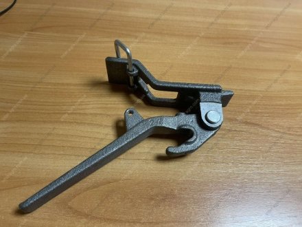 Рычаг углового запора бортов КАМАЗ правый в сб. (КамАЗ) КамАЗ, Набережные Челны 5320-8505029 (фото 1)