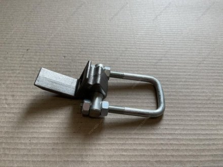 Фото 1 - скоба углового запора КАМАЗ в сб. (КамАЗ) КамАЗ, Набережные Челны 5320-8505038 Скоба углового запора КАМАЗ в сб. (КамАЗ) КамАЗ, Набережные Челны 5320-8505038 (фото 1)