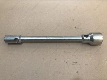 Ключ балонный ГАЗ, ЗИЛ (22х38) (квадрат 22, L=340-380mm) (цинк) DETALKA ИП-312