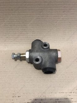 Фото 1 - клапан ограничения подъема кузова КАМАЗ (трясуха) S.I.L.A. 5511-8614010 Клапан ограничения подъема кузова КАМАЗ (трясуха) S.I.L.A. 5511-8614010 (фото 1)