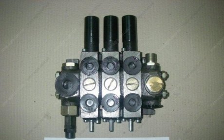 Фото 1 - гидрораспределитель МТЗ-822, МТЗ-892, МТЗ-922, МТЗ-923 (3х-секционный) (SALEO) РП70-822 Гидрораспределитель МТЗ-822, МТЗ-892, МТЗ-922, МТЗ-923 (3х-секционный) (SALEO) РП70-822 (фото 1)