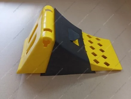 Башмак противідкатний 480х195 мм (1,5 кг) з кронштейном-тримачем TIGEAR 01.1121.1757