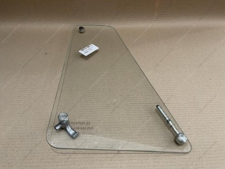 Фото 1 - стекло форточки в сборе правое, хром. ручки КАМАЗ (СТМ S.I.L.A.) S.I.L.A. 5320-6103050-01 Стекло форточки в сборе правое, хром. ручки КАМАЗ (СТМ S.I.L.A.) S.I.L.A. 5320-6103050-01 (фото 1)