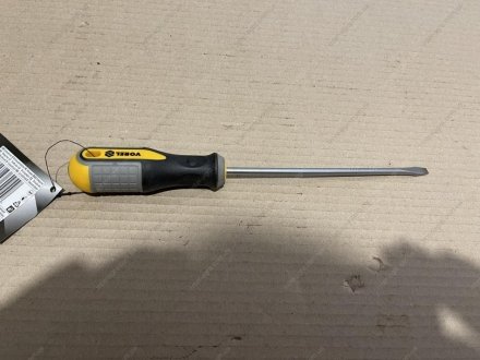 Отвертка плоская sl5 х 150 мм(про-во VOREL) YATO 60955