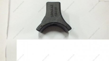 Проставка реактивных штанг 65115 (КАМАЗ) КамАЗ, Набережные Челны 65115-2919085 (фото 1)