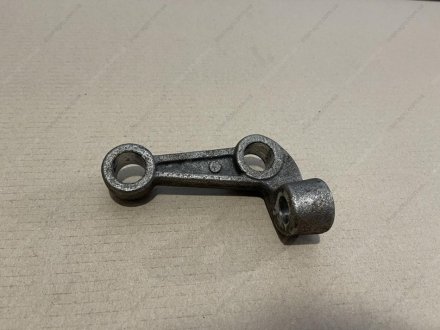 Фото 1 - кронштейн амортизатора ЗИЛ 130 (нижний левый, стальной) 130-2905519-Б Кронштейн амортизатора ЗИЛ 130 (нижний левый, стальной) 130-2905519-Б (фото 1)