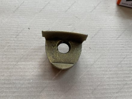 Прижим колеса задний КАМАЗ (черный, крашенный) (ДК) Дорожня карта 5320-3101045