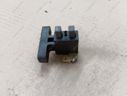 Угольная щетка для дизельного генератора ARMER GE-014 (фото 1)