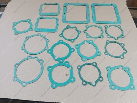 Фото 1 - ремкомплект раздаточной коробки ГАЗ 66 (прокладки, 5 наимен., паронит МБС 0,8 мм, зеленый) АВТО-СОЮЗ 88 66-1800000 Ремкомплект раздаточной коробки ГАЗ 66 (прокладки, 5 наимен., паронит МБС 0,8 мм, зеленый) АВТО-СОЮЗ 88 66-1800000 (фото 1)