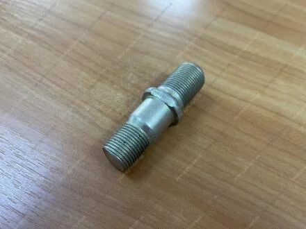 Шпилька колеса переднього ЗІЛ-130 М18х1,5/М20х1,5, L=78 (праве різьблення, до 1986) (ХЗК) Украина 120-3103070