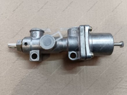 Фото 1 - кран управления давлением воздуха в шинах ЗИЛ-131, УРАЛ-4320 S.I.L.A. 131-4222010-Б Кран управления давлением воздуха в шинах ЗИЛ-131, УРАЛ-4320 S.I.L.A. 131-4222010-Б (фото 1)